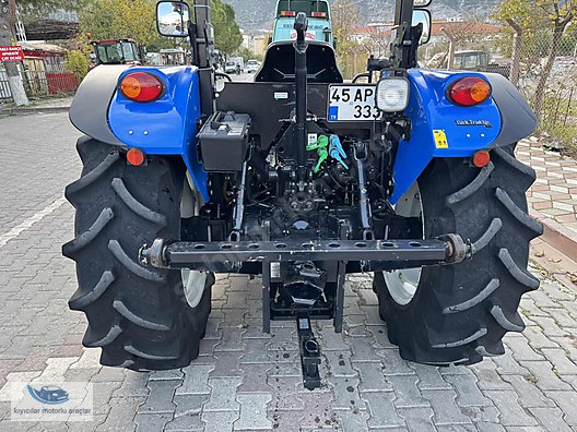 Machinery / Agricultural Machines / Tractors / New Holland / TT60 Classic