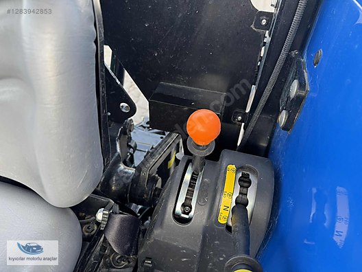 Machinery / Agricultural Machines / Tractors / New Holland / TT60 Classic