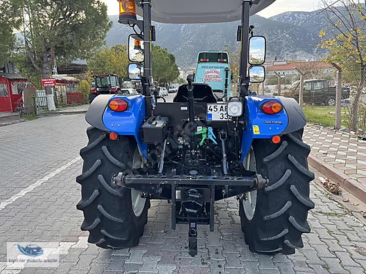 Machinery / Agricultural Machines / Tractors / New Holland / TT60 Classic