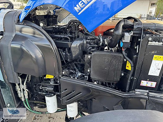 Machinery / Agricultural Machines / Tractors / New Holland / TT60 Classic