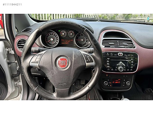 Fiat / Punto / EVO 1.3 Multijet / Dynamic / FIRST OF CARS 2011 FİAT PUNTO  EVO DYNAMİC KIRMIZI TORPİDO KOLTUK at  - 1111944211