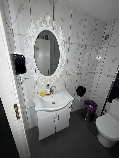 Lavabo musluk üsteki aynasıyla birlikte satılık