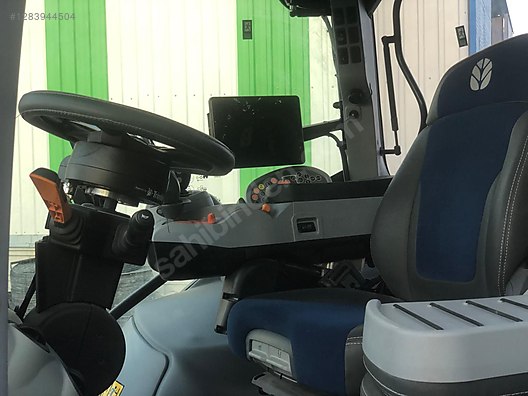 Machinery / Agricultural Machines / Tractors / New Holland / T7.270