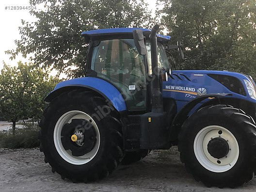 Machinery / Agricultural Machines / Tractors / New Holland / T7.270