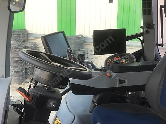 Machinery / Agricultural Machines / Tractors / New Holland / T7.270