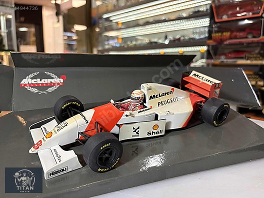 Minichamps Diecast Model 1:18 McLaren Araba - 1344944736