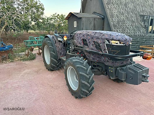 Machinery / Agricultural Machines / Tractors / Massey Ferguson / 3FR.75