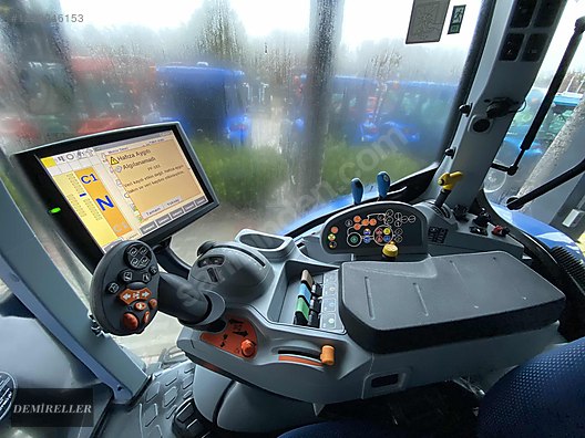 Machinery / Agricultural Machines / Tractors / New Holland / T5.140