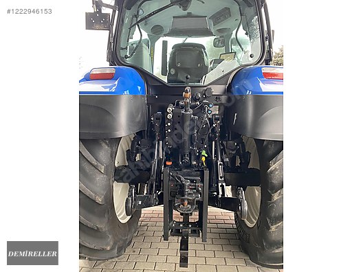 Machinery / Agricultural Machines / Tractors / New Holland / T5.140