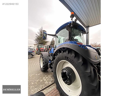 Machinery / Agricultural Machines / Tractors / New Holland / T5.140