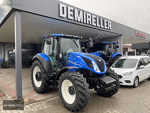 Machinery / Agricultural Machines / Tractors / New Holland / T5.140