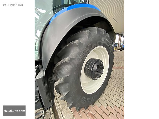 Machinery / Agricultural Machines / Tractors / New Holland / T5.140