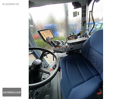 Machinery / Agricultural Machines / Tractors / New Holland / T5.140