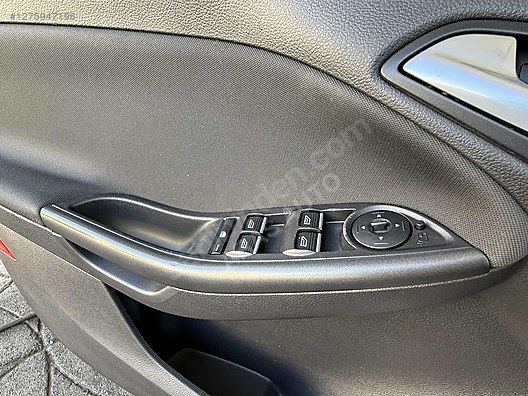 Vasıta / Otomobil / Ford / Focus / 1.6 Ti-VCT / Style