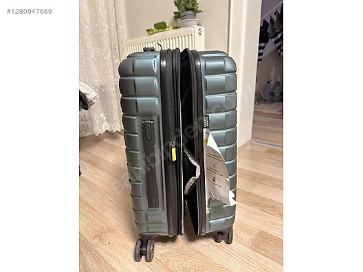 Used & Brand New Items / Clothing & Accessories / Suitcases & Luggage / Single