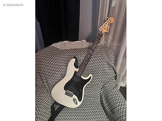 İkinci El ve Sıfır Alışveriş / Müzik / Müzik Aletleri / Telli Çalgılar / Gitar / Elektro