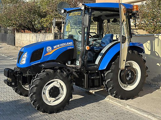 Machinery / Agricultural Machines / Tractors / New Holland / TT4.50