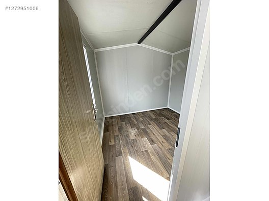 Machinery / Industrial / Containers & Cabins / Containers