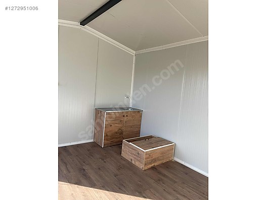 Machinery / Industrial / Containers & Cabins / Containers