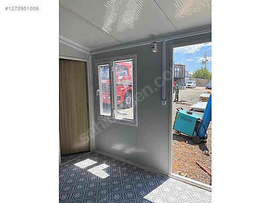 Machinery / Industrial / Containers & Cabins / Containers