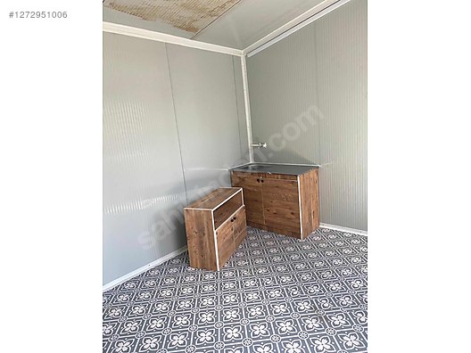 Machinery / Industrial / Containers & Cabins / Containers