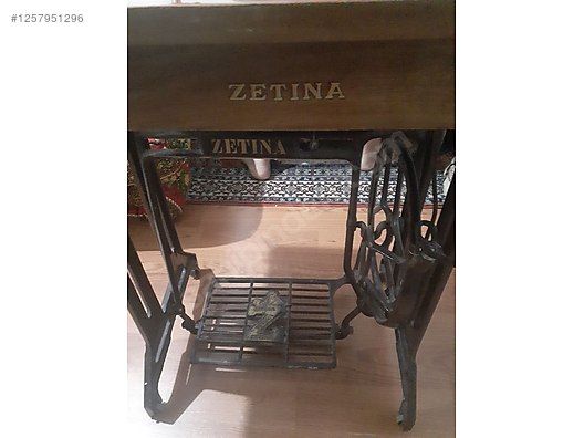 PEDALLI ANTIKA 1950 yılından-ZETINA dikiş makinesi TEKERLEKLI on