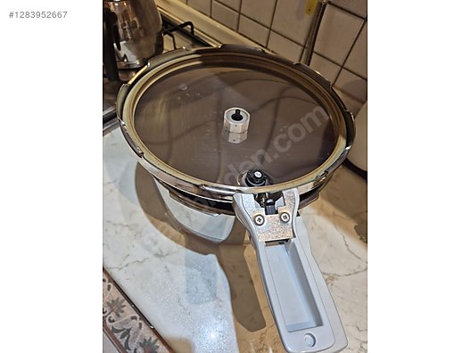 Used & Brand New Items / Home Decor / Kitchen Utensils / Pressure Cookers