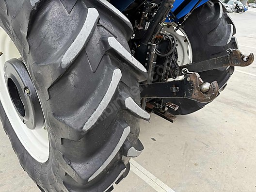 Machinery / Agricultural Machines / Tractors / New Holland / TD110D