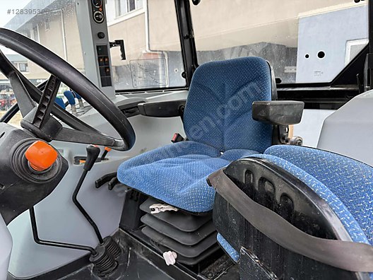 Machinery / Agricultural Machines / Tractors / New Holland / TD110D