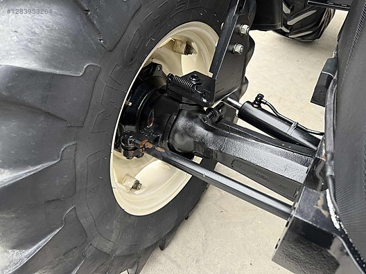 Machinery / Agricultural Machines / Tractors / New Holland / TD110D