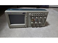 TEKTRONİX TDS 2012C