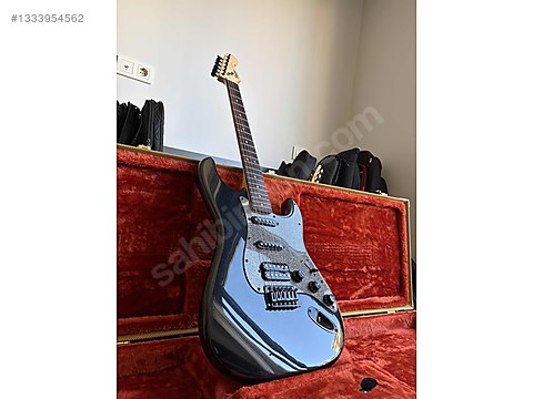 Squier FSR Bullet Stratocaster HSS Black Metallic - Garantili on