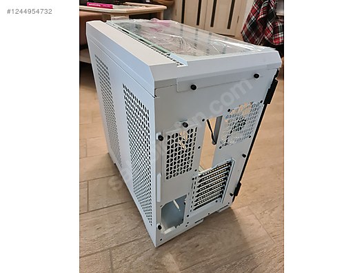 Used & Brand New Items / Computers / Desktops / Desktop Components / Cases