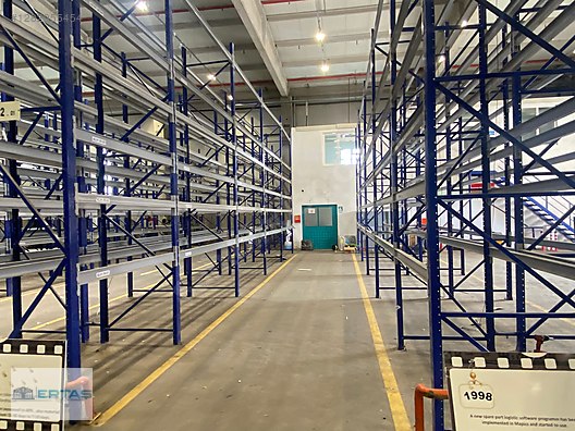 Machinery / Industrial / Shelving Systems & Product Displays / Shelves & Display Shelves
