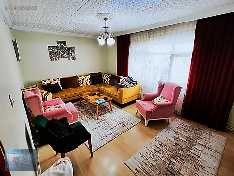 PURSAKLAR GÜMÜŞ SOKAKTA SATILIK 3+1 DAİRE