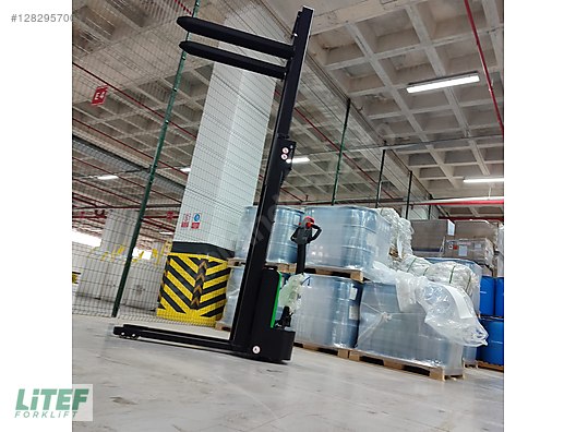 Machinery / Industrial / Carrying & Stacking Equipment / Stacking Machines