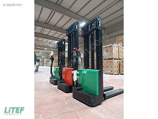 Machinery / Industrial / Carrying & Stacking Equipment / Stacking Machines