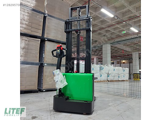 Machinery / Industrial / Carrying & Stacking Equipment / Stacking Machines