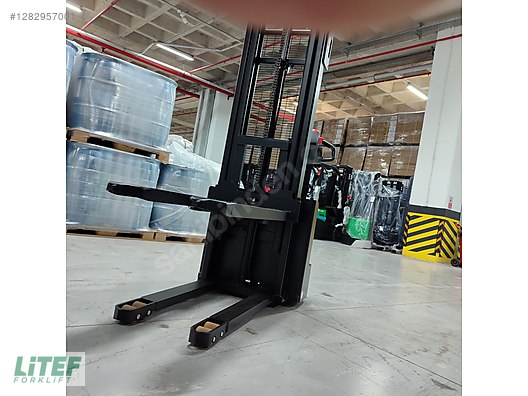 Machinery / Industrial / Carrying & Stacking Equipment / Stacking Machines