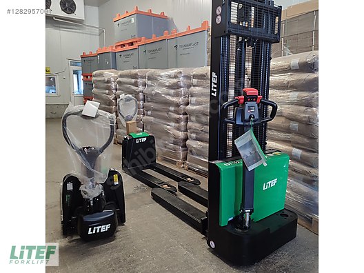 Machinery / Industrial / Carrying & Stacking Equipment / Stacking Machines