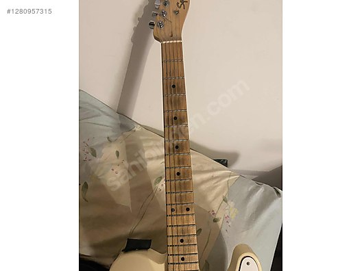 Squier Elektro Gitar
