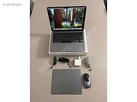 Apple Macbook / Macbook Air M2 8GB Bellek 256GB SSD 13.6 İnç Ve