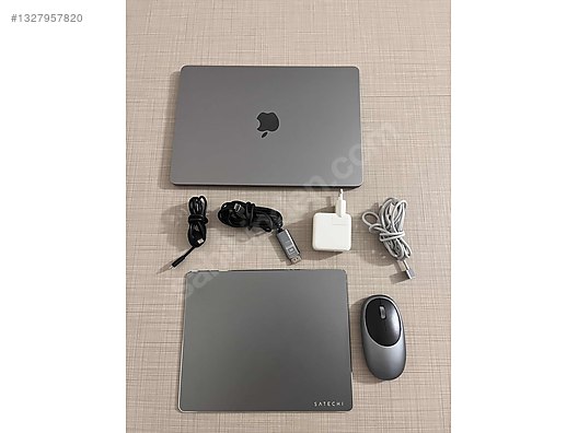 Apple Macbook / Macbook Air M2 8GB Bellek 256GB SSD 13.6 İnç Ve