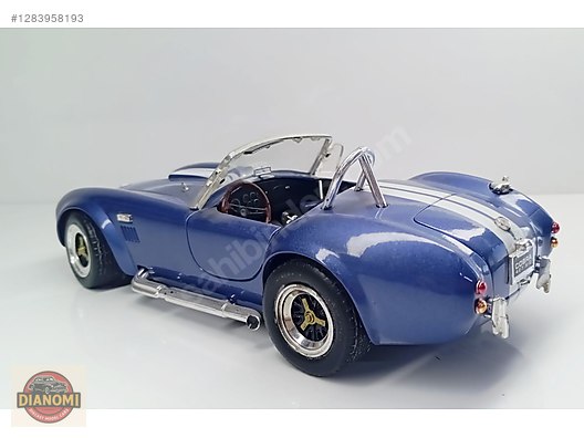 Road Signature Diecast Model 1:18 Ford Araba