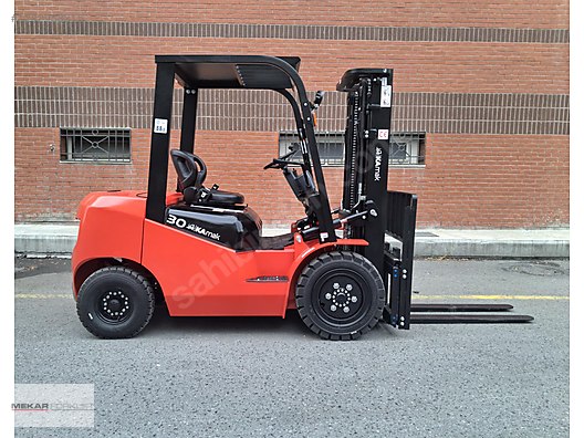 Machinery / Industrial / Carrying & Stacking Equipment / Forklifts / For Sale / Mekar