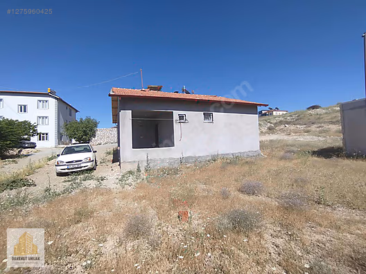 ** ACİLL UYGUN FİYATA HATUNSUYUNDA 1+1 EV+ 695 m² ARSA** #1275960425