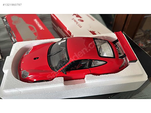 Minichamps Diecast Model 1:18 Porsche Araba - 1321960797