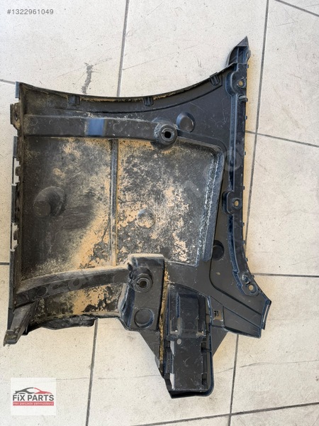 BMW 5 Serisi Tampon Braketi (Arka)