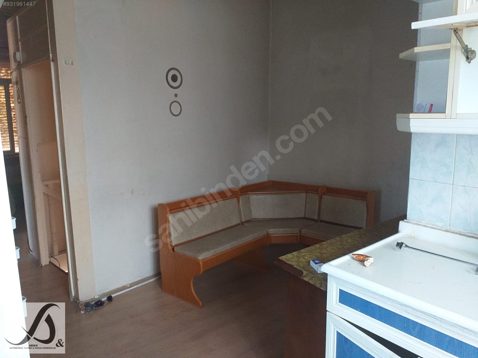 Ayvalık Cunda Merkezde Butik Otel olamaya uygun 3 katlı Rum evi