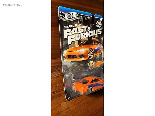 Hot Wheels Diecast Model 1:64 Nissan Araba